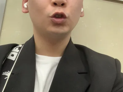 moon_blue199x profile