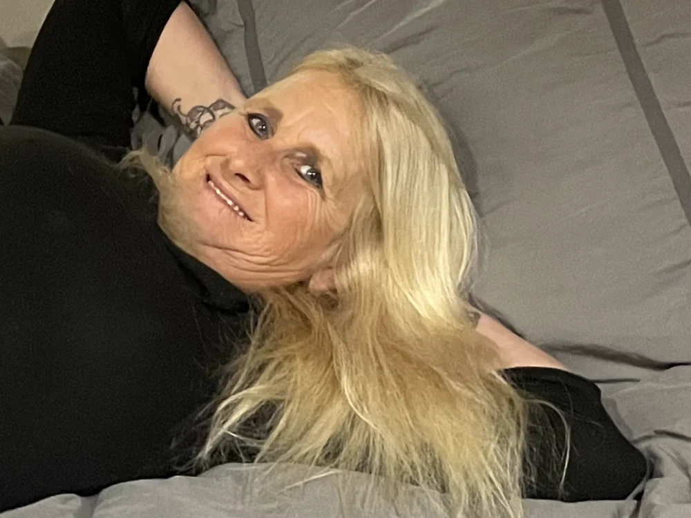tattedupgrannie7 offline chatrum