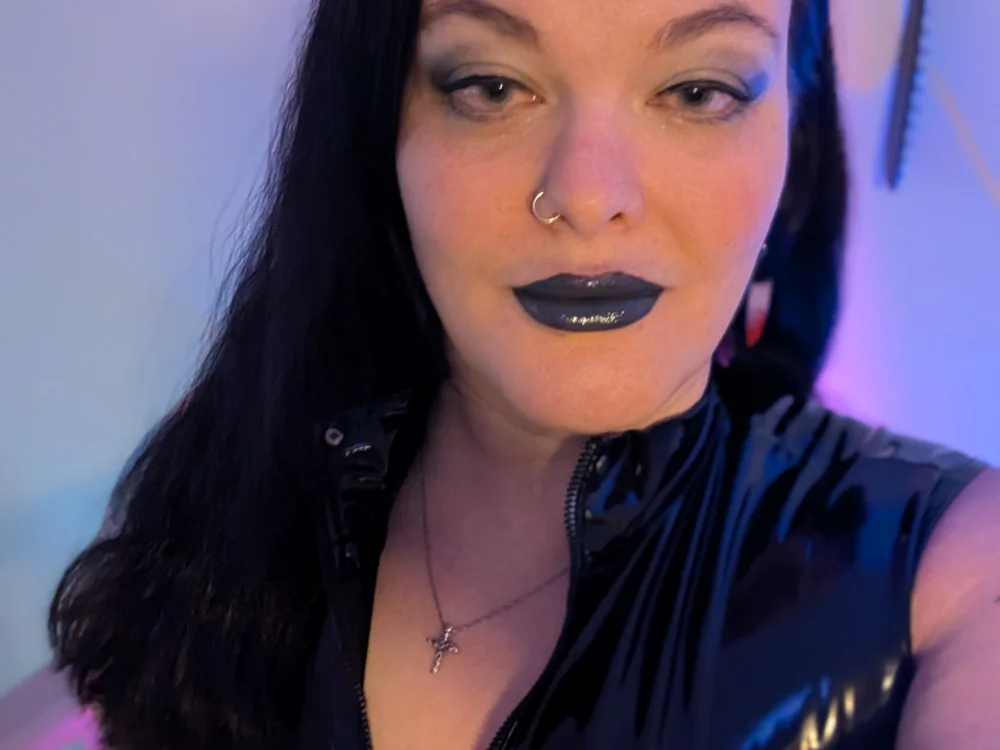 VixieNyx 现场XXX聊天