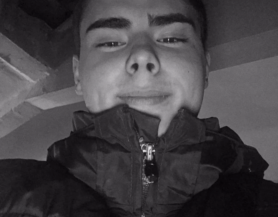 Badaiiiii77 offline XXX-chat