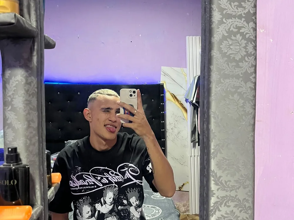 แชท XXX ออฟไลน์ของ DEMI_JHONSON