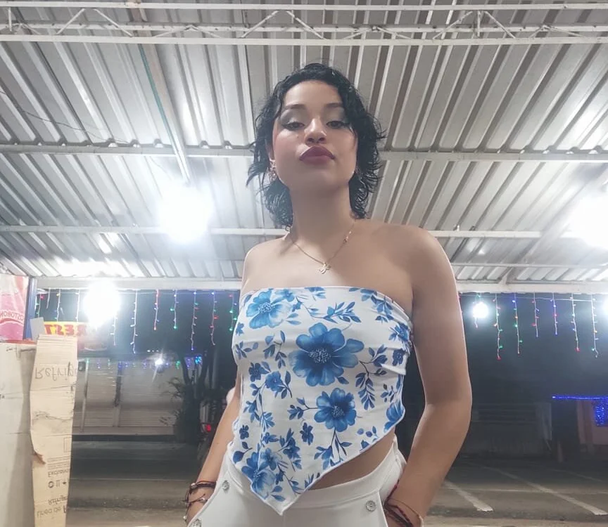 Eva_Seductionfx's Offline Chat Room