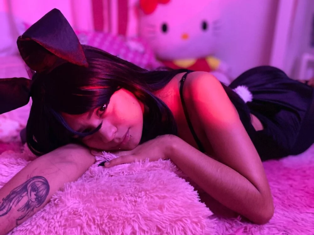 akame_meow Adlı Modelin Çevrimdışı XXX Sohbeti