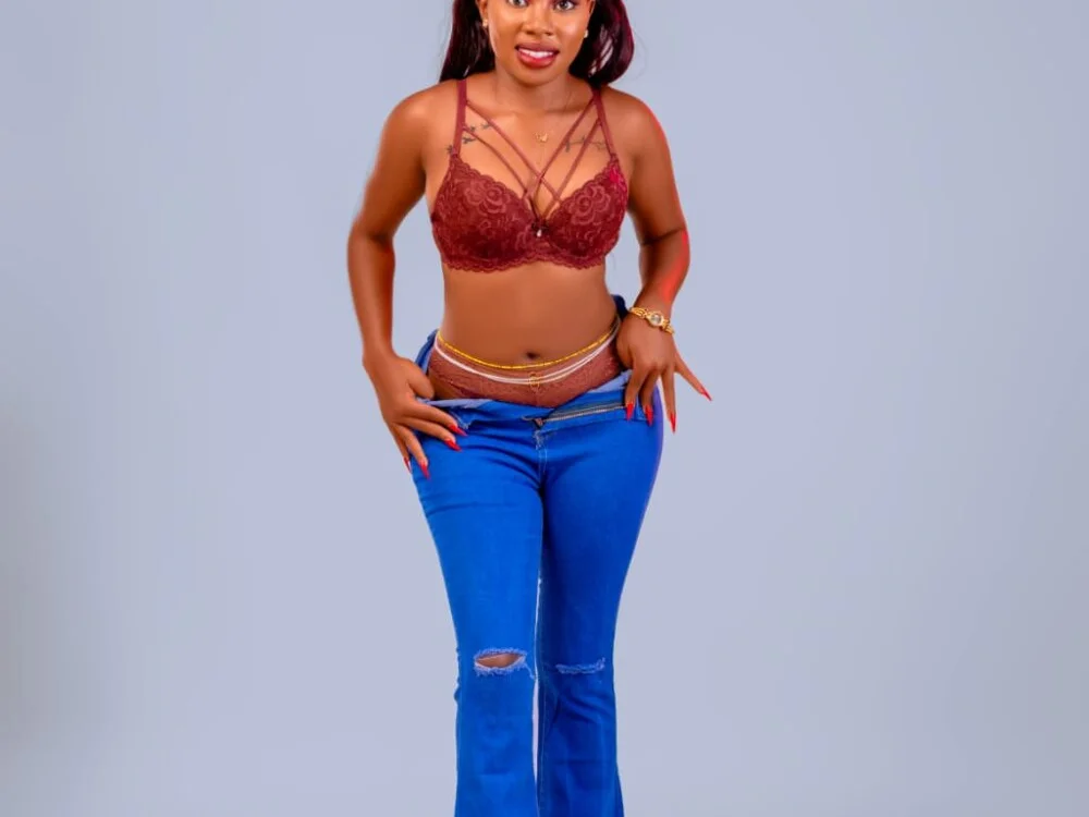 Queen_loveer 離線 XXX 聊天