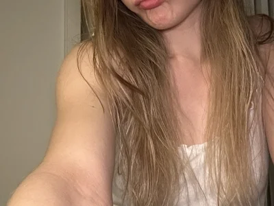 Sunny_Eve on StripChat