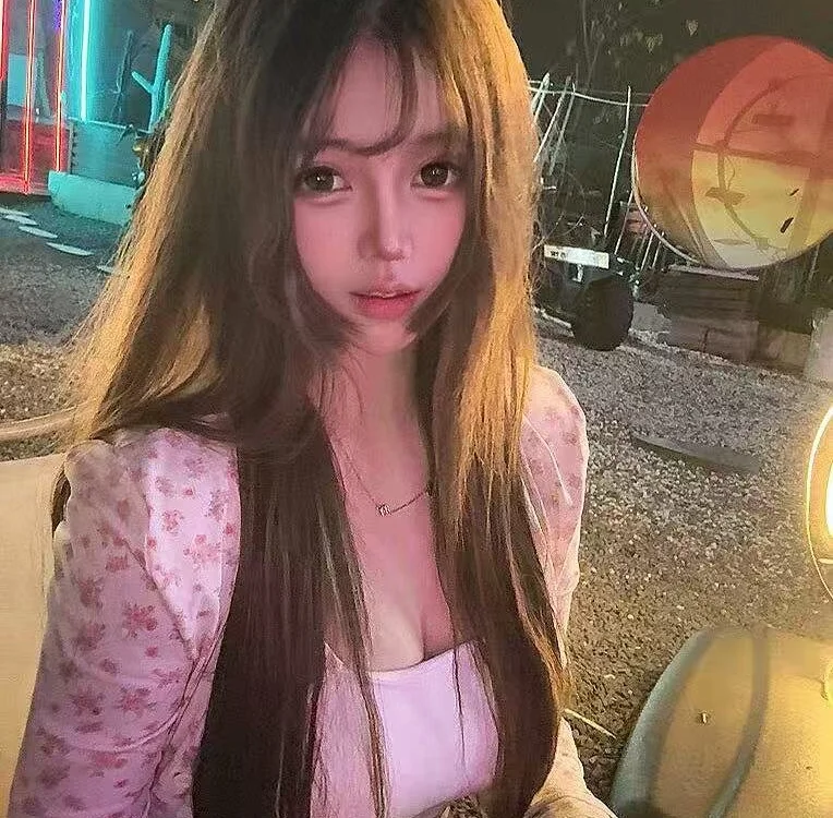 VictoriasSecret-520's Offline XXX Chat