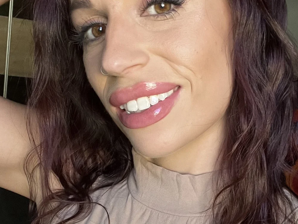 _Ella_Jones' Offline Chat Room