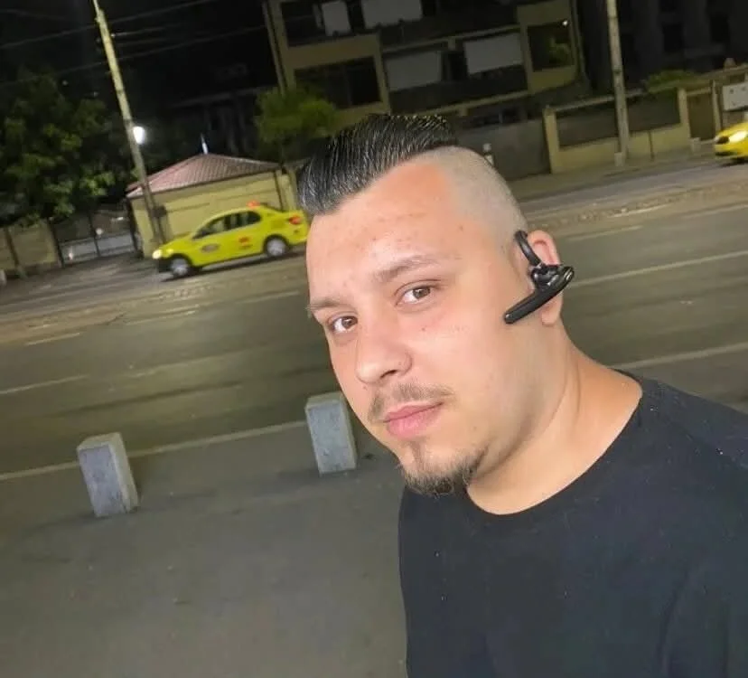 andrei3777's Offline Chat Room