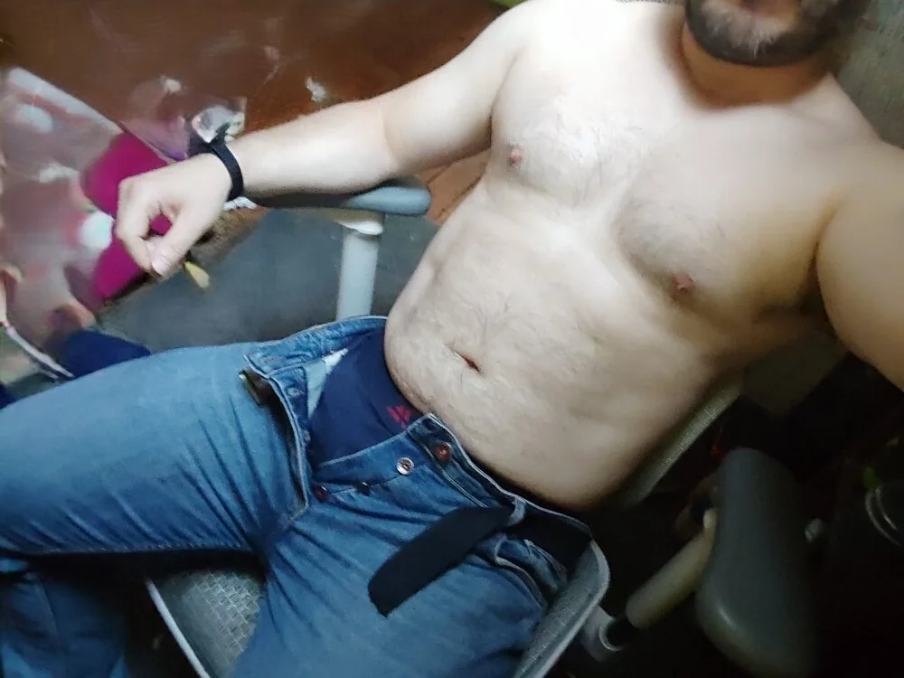 under_the_desk40 offline XXX-chatje