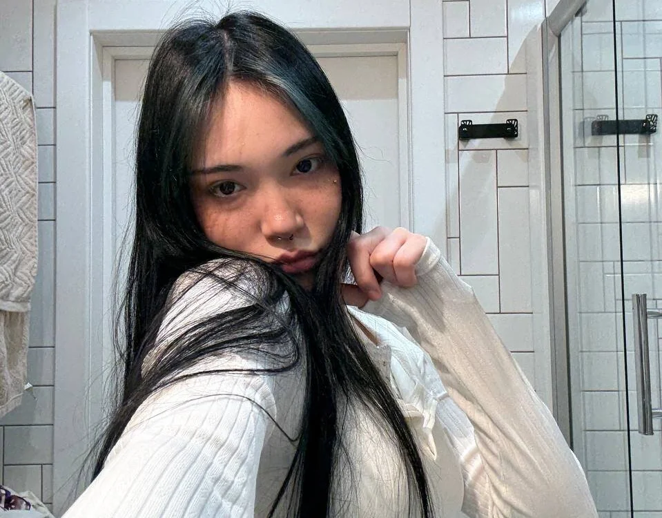 Anika_Greyy offline chatrum