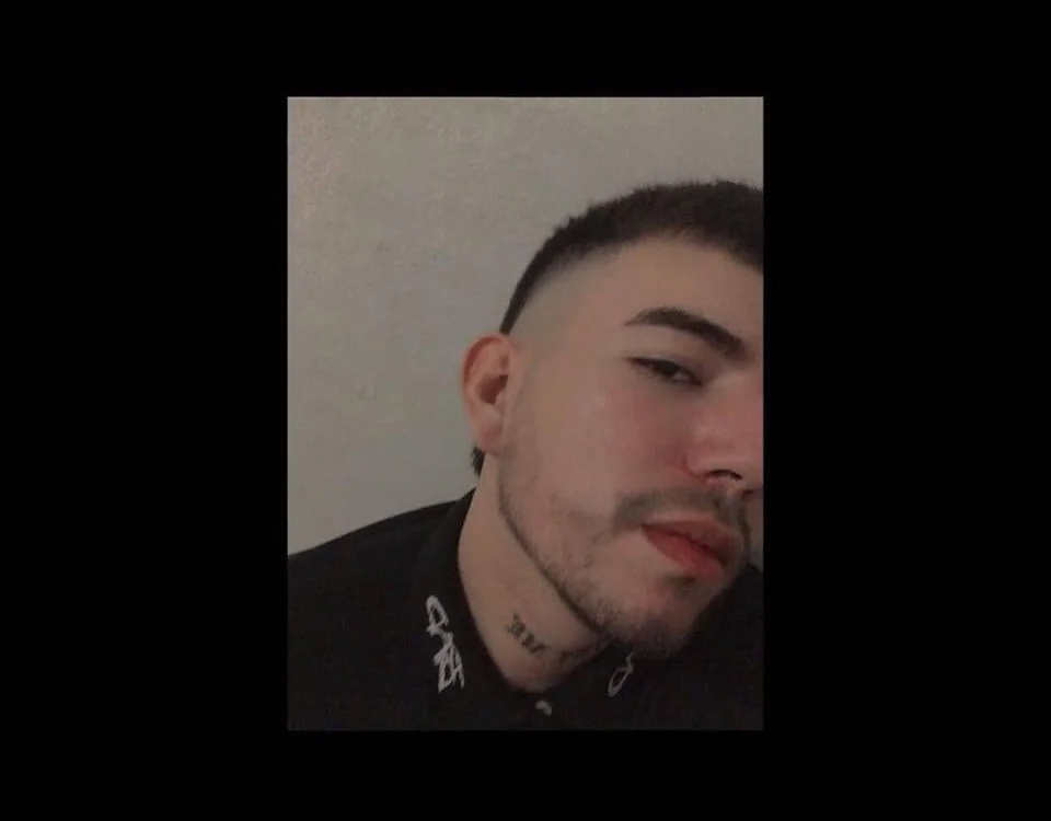 Krisdark208's Offline Chat Room