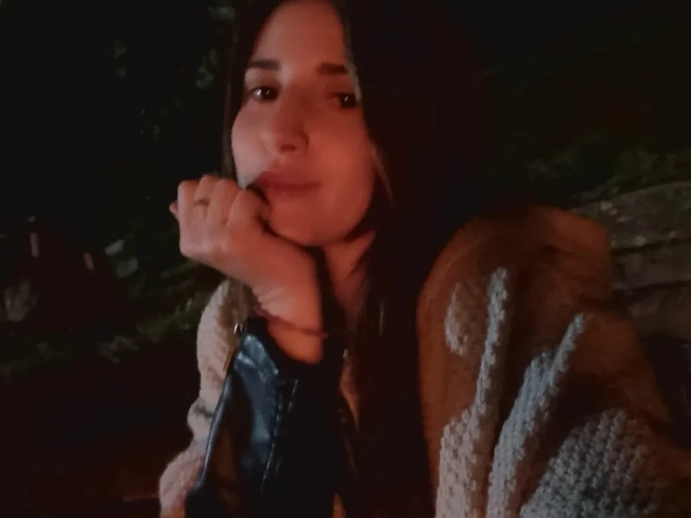 Sara_oli's Offline Chat Room