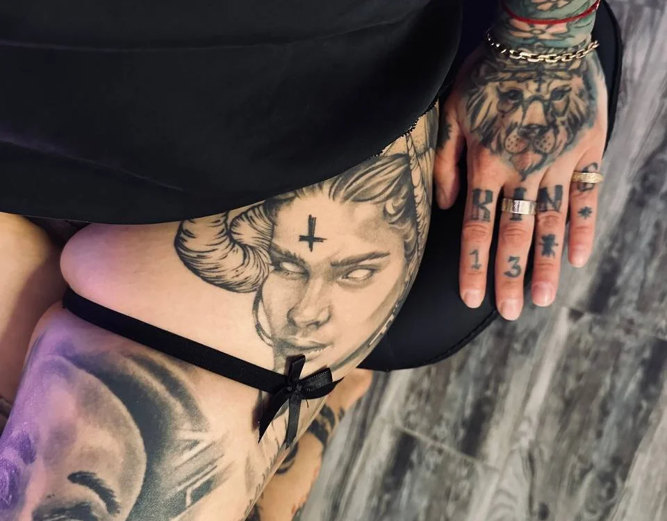 Cool_Freak_n Offline XXX chat