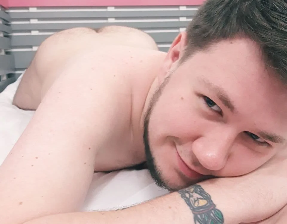 Offline chatovací místnost UncutChubbyBoy
