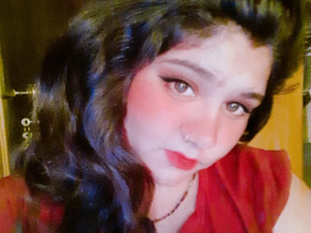 Queen_sexxxe's Offline Chat Room