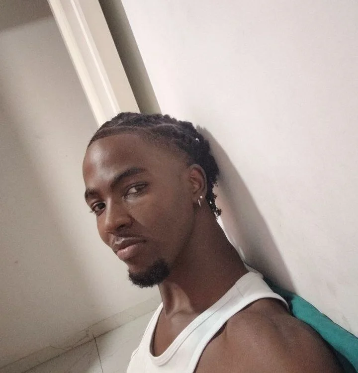 El_tulp3nn's Offline XXX Chat