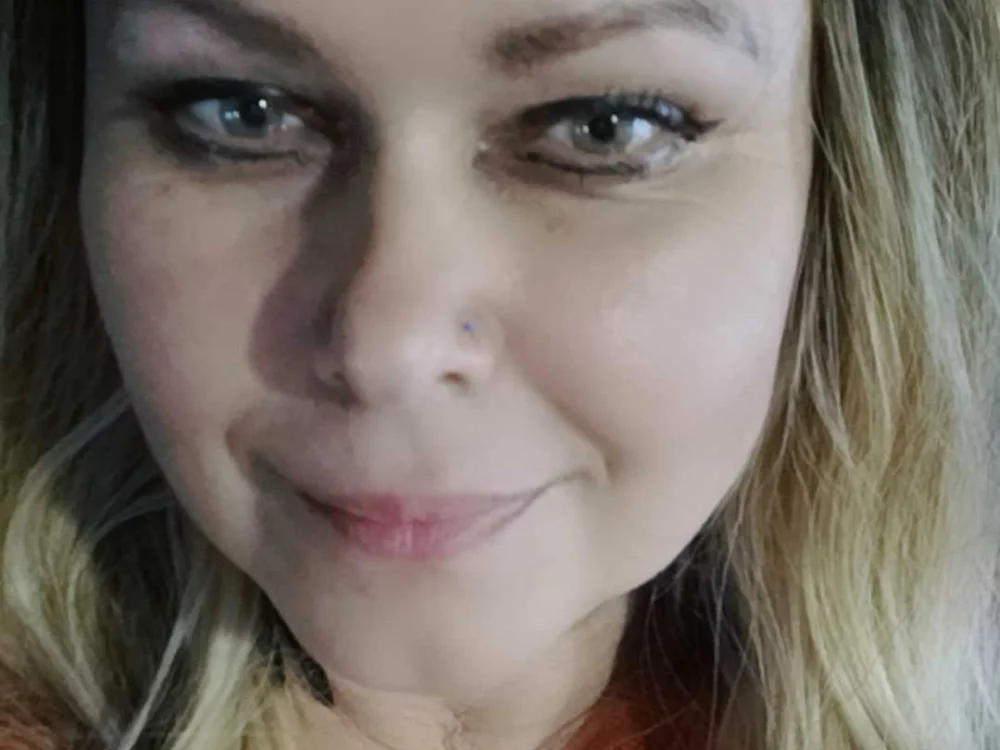 CharleeKendall 離線 XXX 聊天