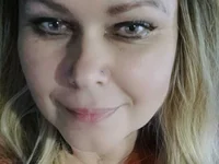 CharleeKendall's Offline Chat Room