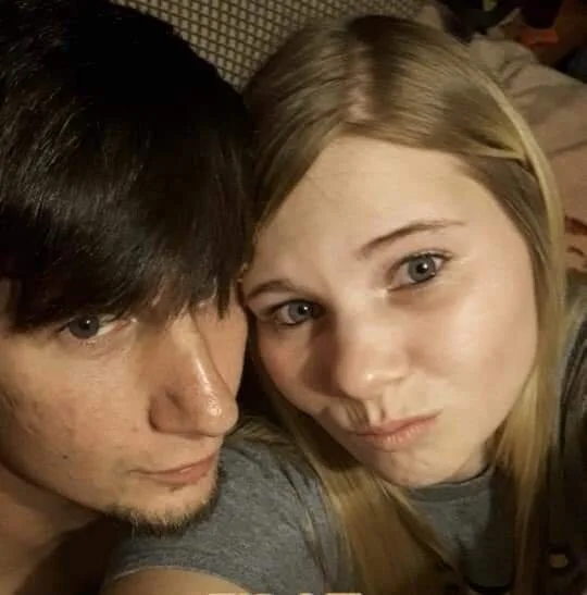 SadieandSebastian93 Offline XXX-Chat
