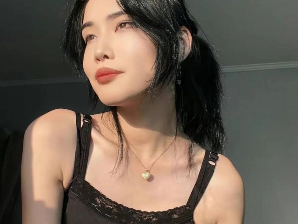 Velvetsky_1's Offline XXX Chat