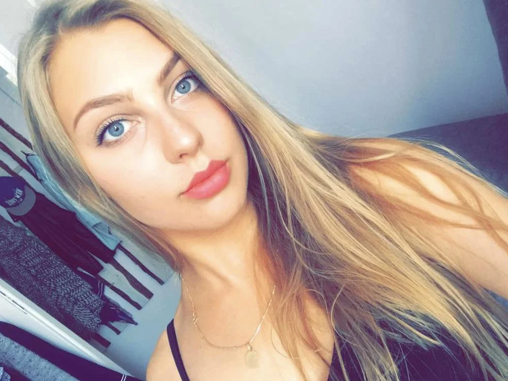 KristinaKiss' Offline XXX Chat