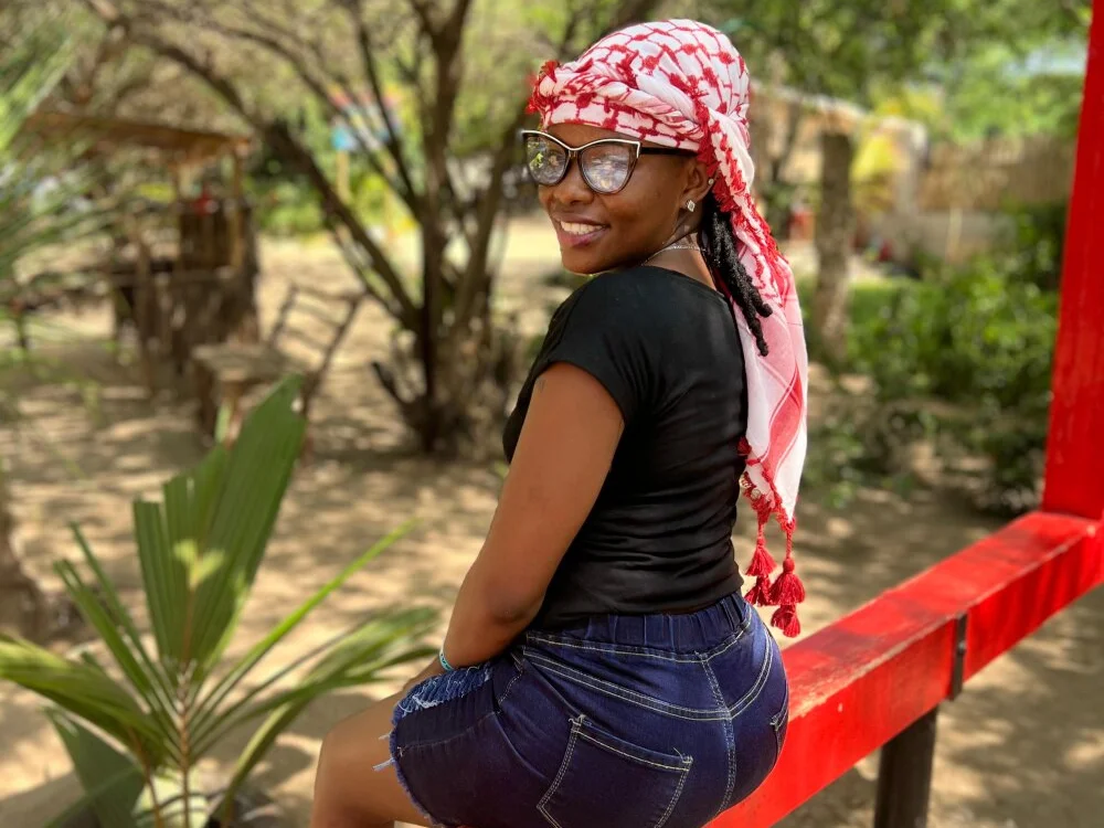 Offline XXX chat modela Petite_254