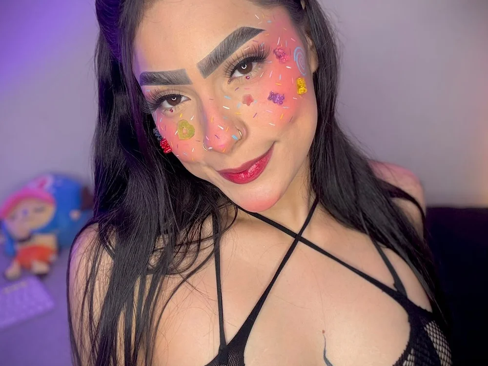 Im_foxy01's Offline XXX Chat
