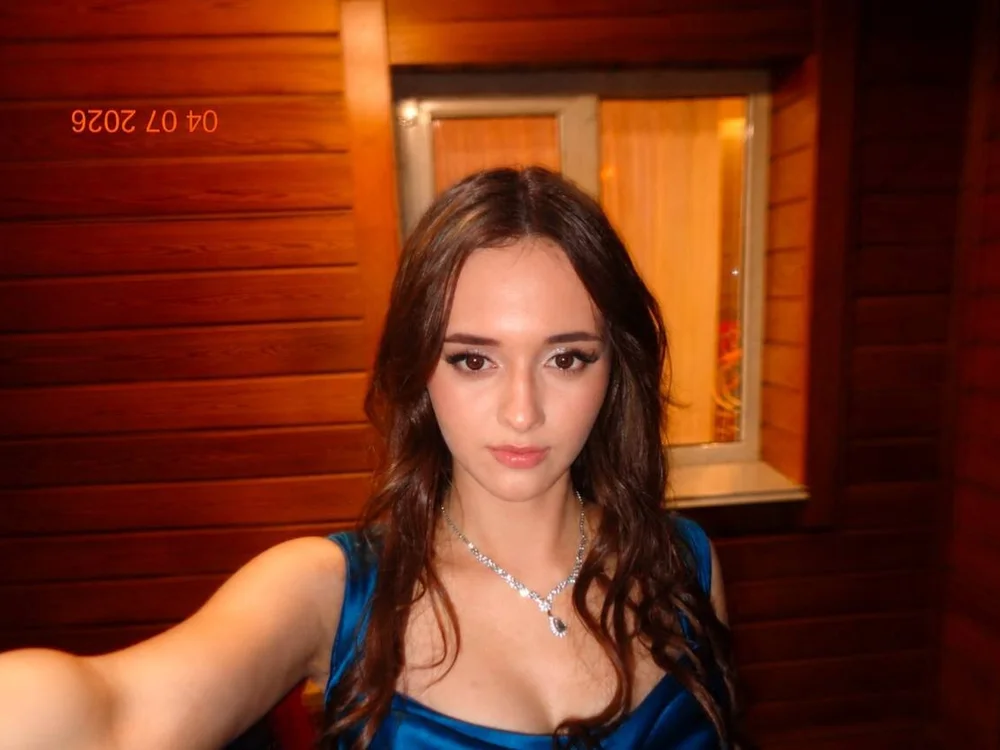 Emilia_Ray1 Obrolan XXX Offline