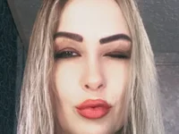 NicoleXRouses' Offline Chat Room