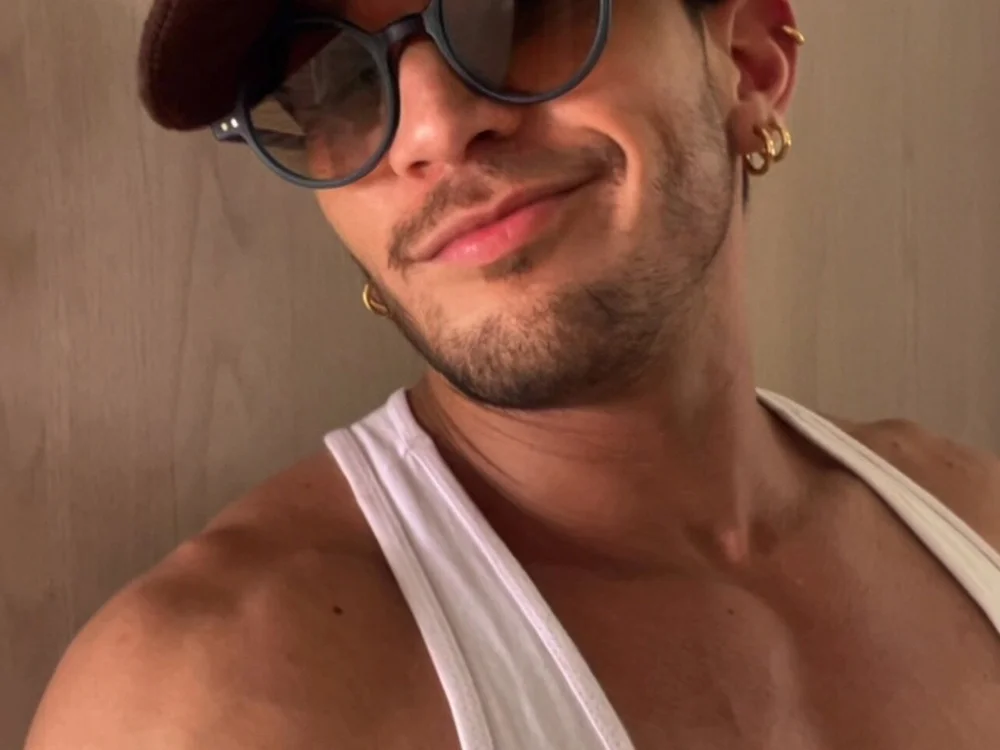 cami_hotboy's Offline XXX Chat