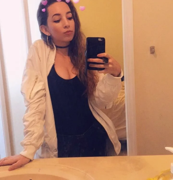 MayaPetite's Offline Chat Room