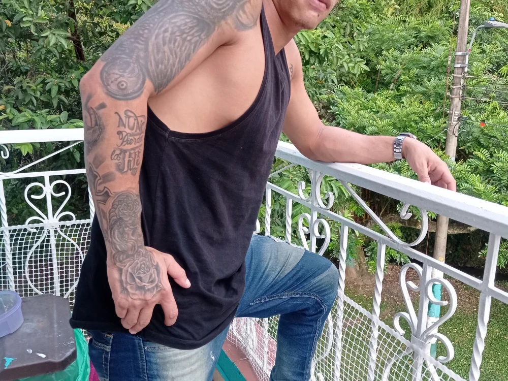 cristoferdirik5511's Offline XXX Chat