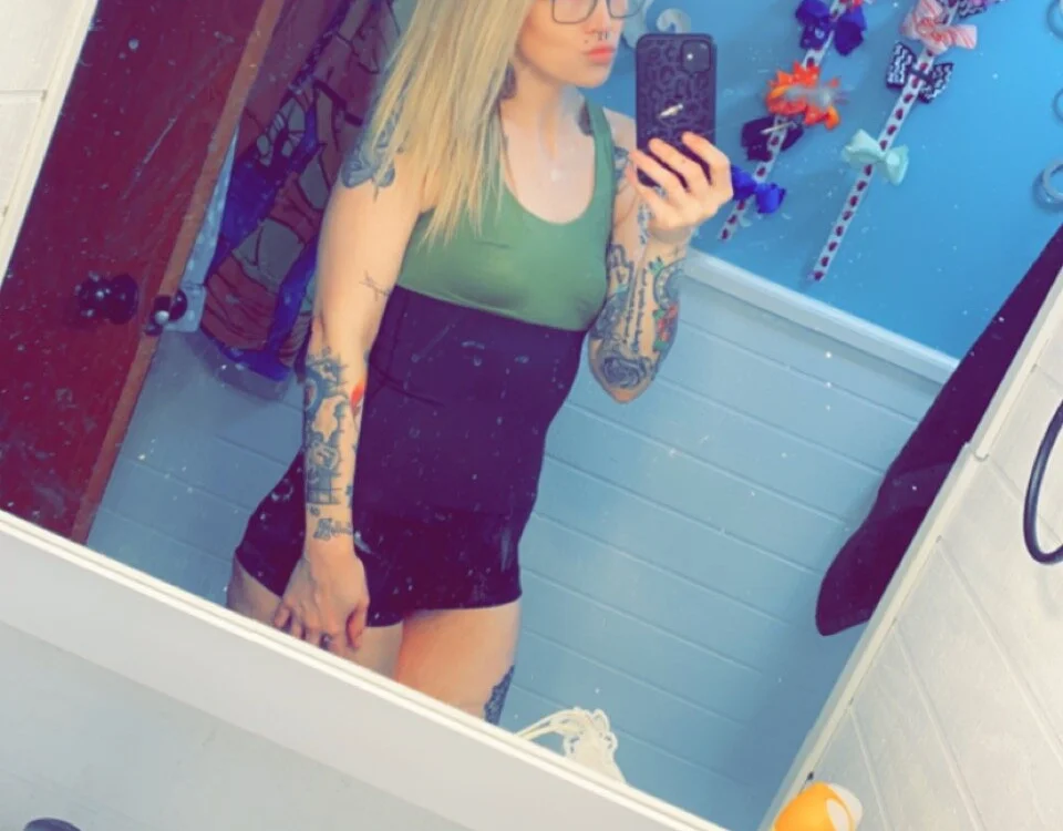 roxysavage1992's Offline Chat Room