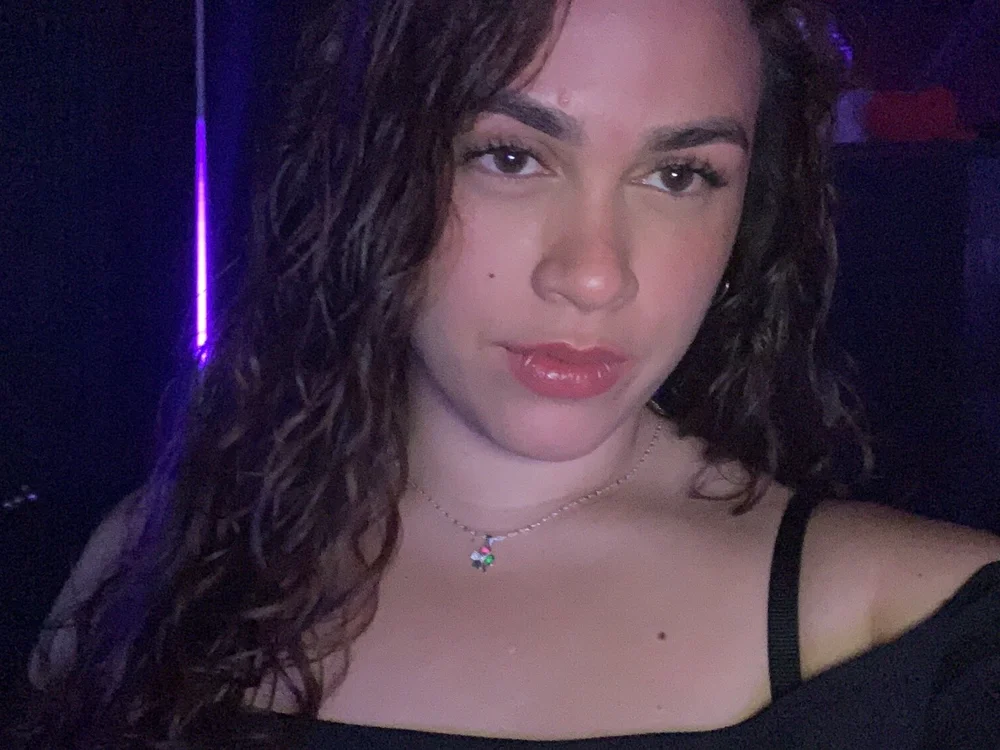 HannaWinter's Offline Chat Room