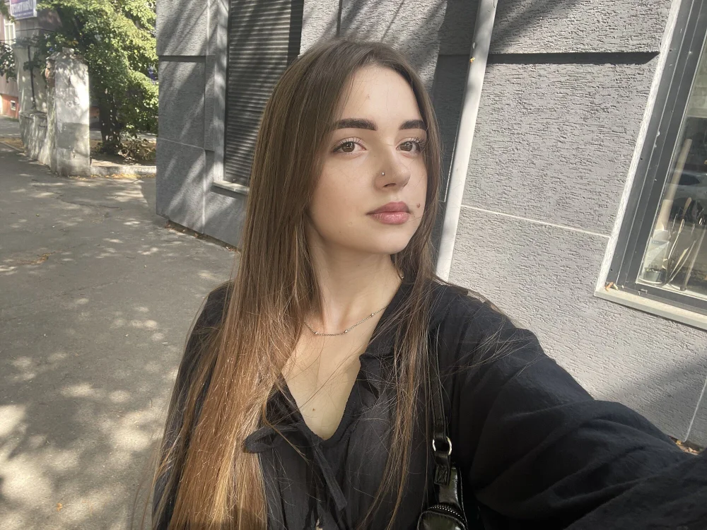 Adelia_Lucky offline chatrum