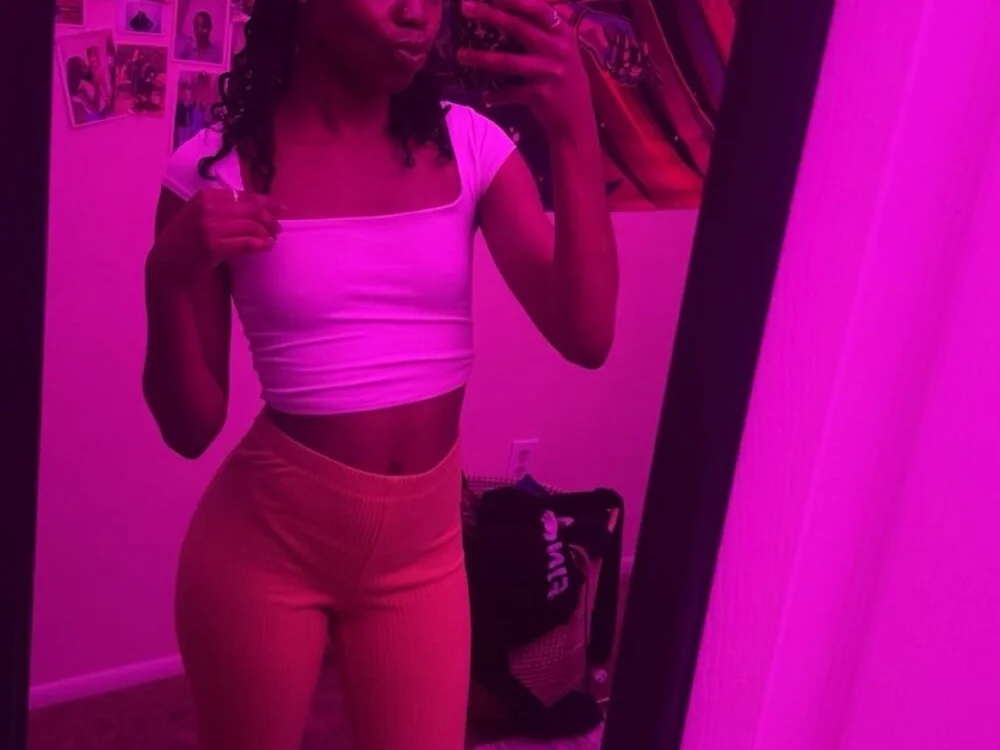 PrettychocolateeのオフラインXXXチャット