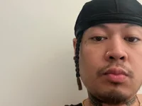 Getherwet_556's Offline Chat Room