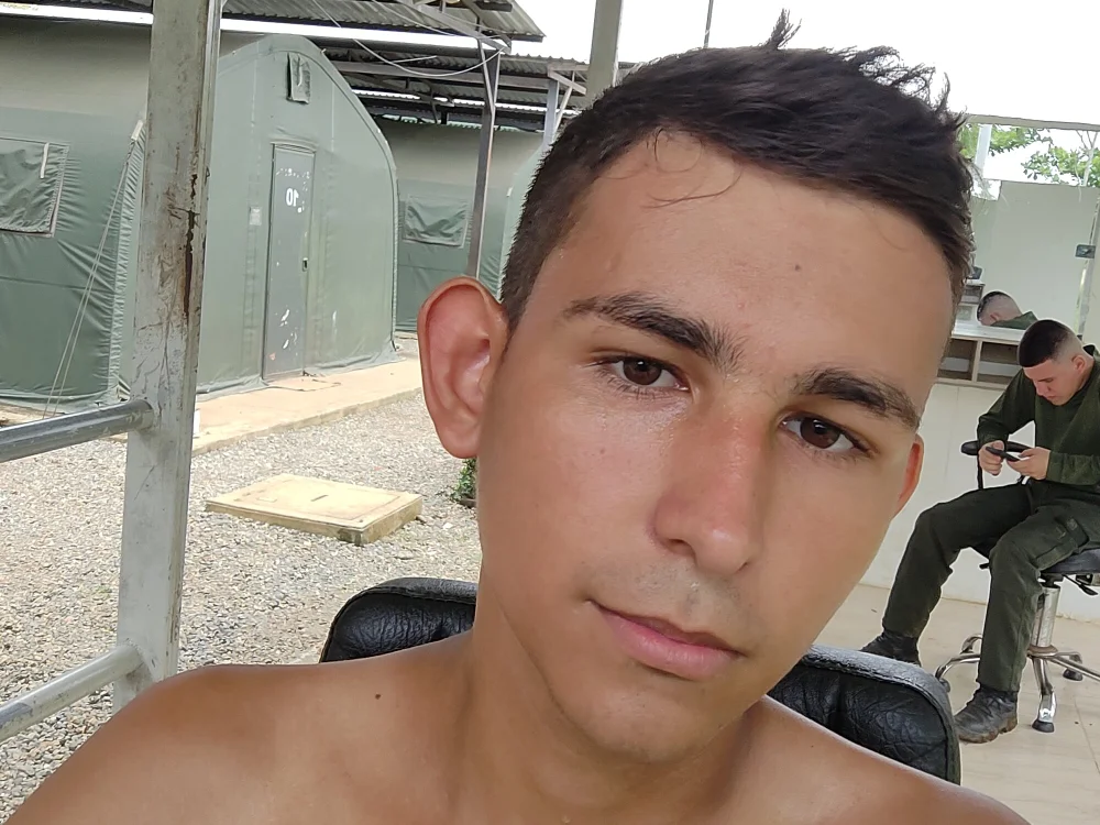 yonatan_garzon's Offline Chat Room