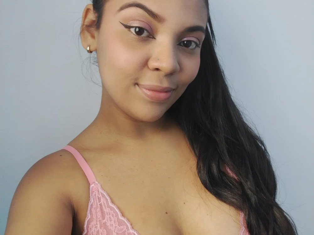 annesweet_69s' Offline XXX Chat