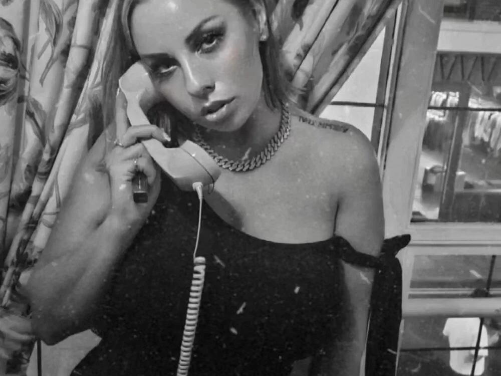 Sparkle2206's Offline XXX Chat