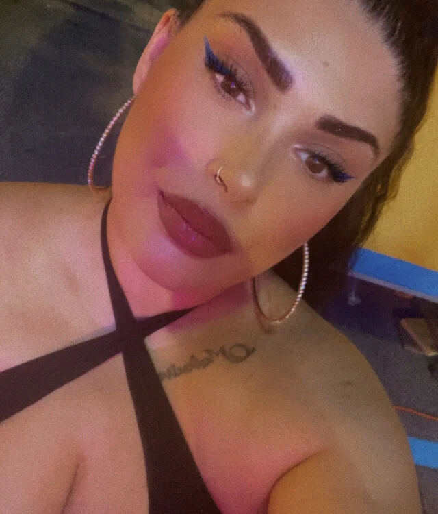 Samira_Sky Adlı Modelin Çevrimdışı XXX Sohbeti