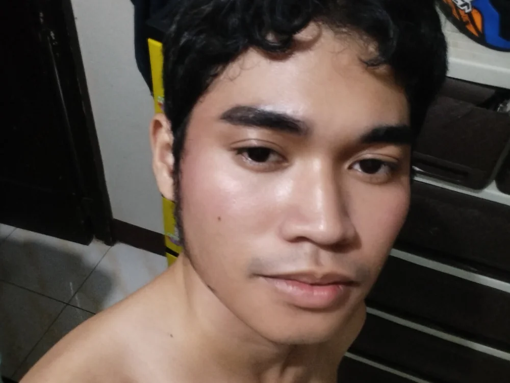 SubElio_03's Offline Chat Room