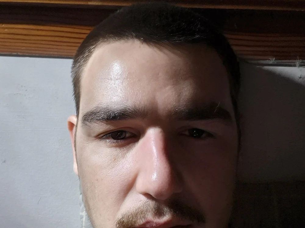 Offline chatovací místnost Aaronsrocket96