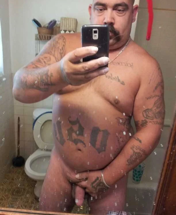 Smalldick805's Offline Chat Room