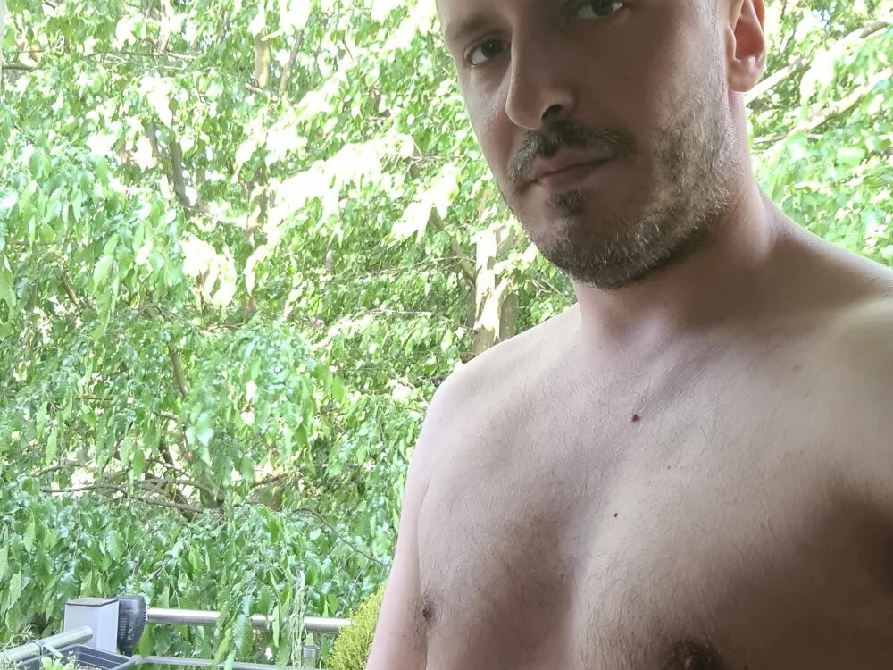 EMustafa86 Offline XXX Chat