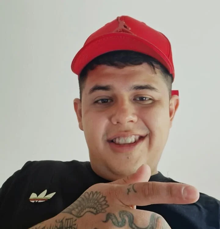 Krakos25 Adlı Modelin Çevrimdışı XXX Sohbeti