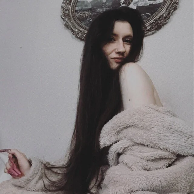EstrellaLuzania's Offline XXX Chat