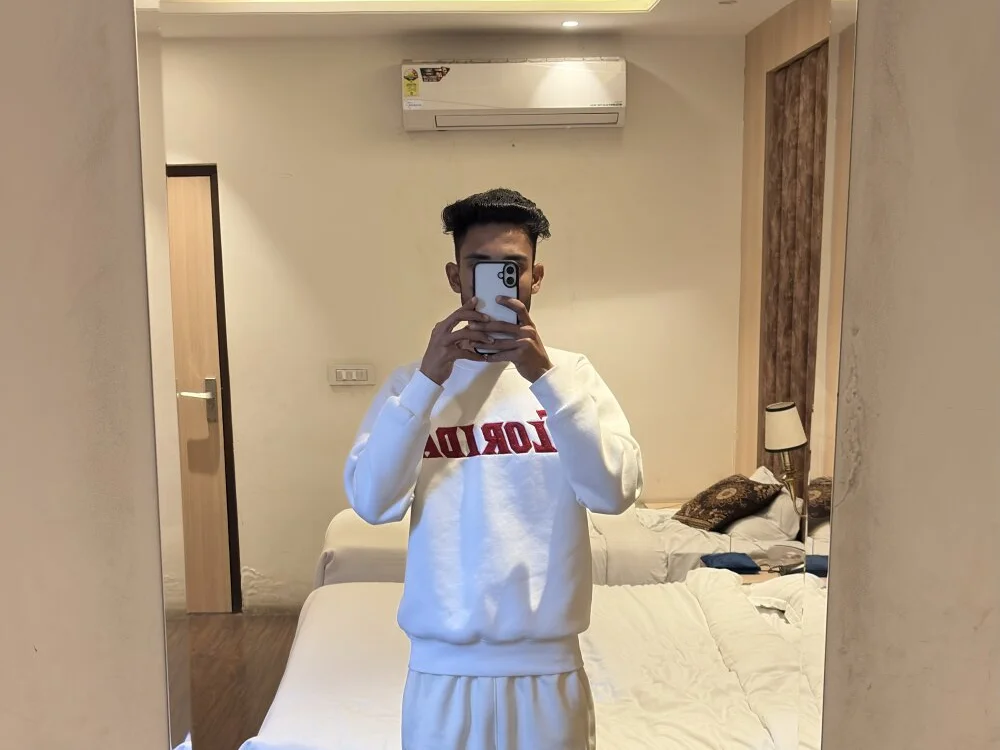 AjaxStar Adlı Modelin Çevrimdışı XXX Sohbeti