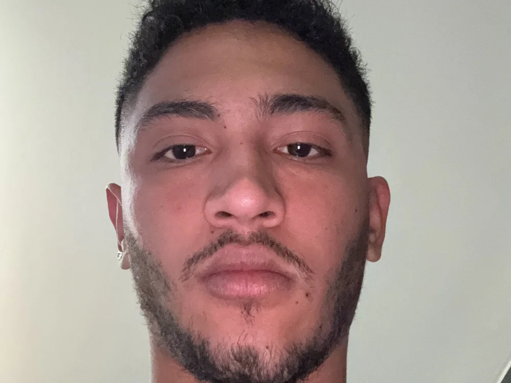 bryanjjj25's Offline Chat Room