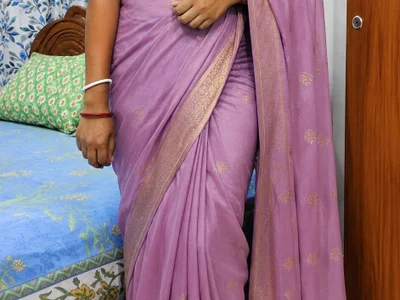 Hot_Urvashi_ Couple Upskirt Strip Webcam